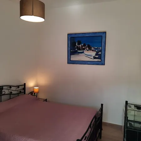 ゲストハウス Les Jardins De Santa Giulia - Charmante Chambre D'hote